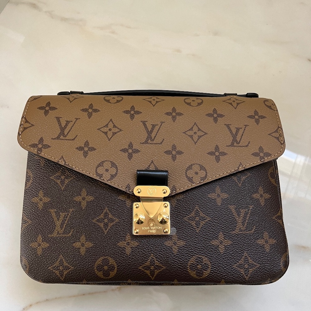 Louis Vuitton Pochette Metis